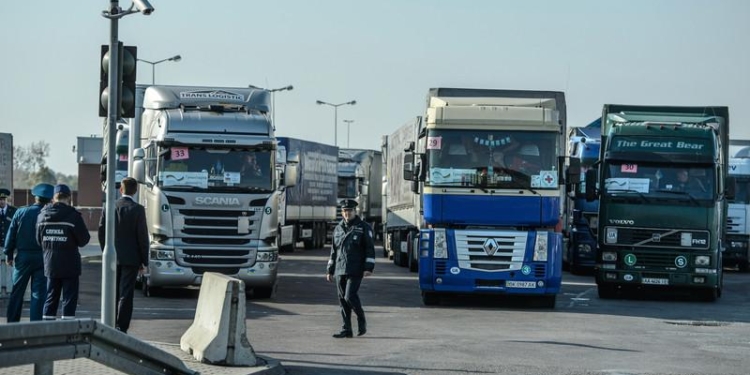 Для владельцев автотранспорта с 1 января вводятся четыре дополнительных налога