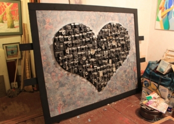 О хорошем. Одесский художник создал “сердце”… из фотоаппаратов