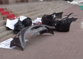 “Гранатуров, ты слишком дорог нам!” В Николаеве прошла репетиция “грандиозного” пикета