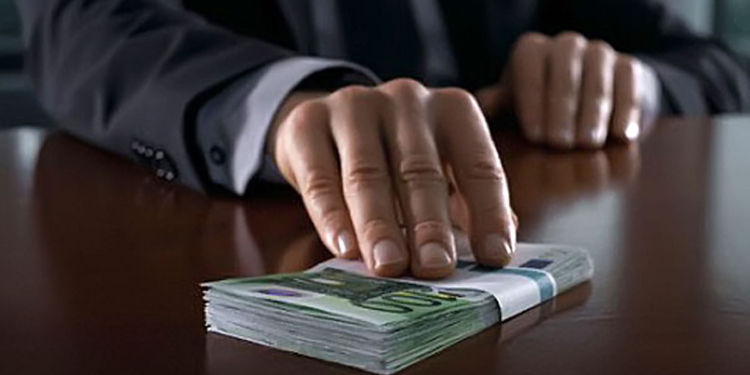 “Феникс” Бирюков не пошел на поводу у взяточников, а послал их куда подальше