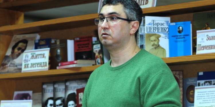 Николаевцы обсуждали правду и вымыслы в истории Украины с Вахтангом Кипиани