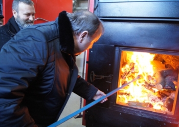Теплее и дешевле. В Жовтневой ЦРБ запустили котельную, которая работает на пеллетах
