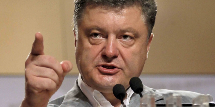 Президент Порошенко потребовал немедленного вывода российских войск