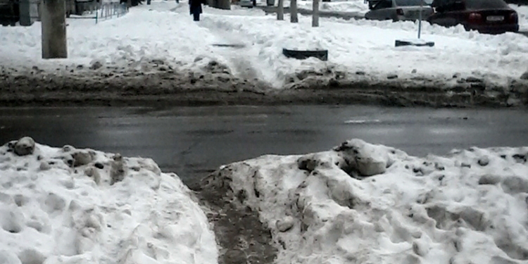 Пешеходные переходы в Николаеве с некоторых пор – труднопреодолимое препятствие