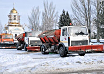 В Николаеве борьба с гололедом продолжается