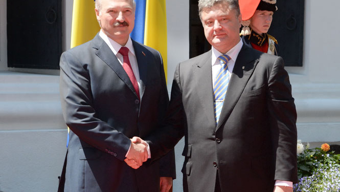 Журналисты РФ гавкают в Минске. В прямом  смысле этого слова