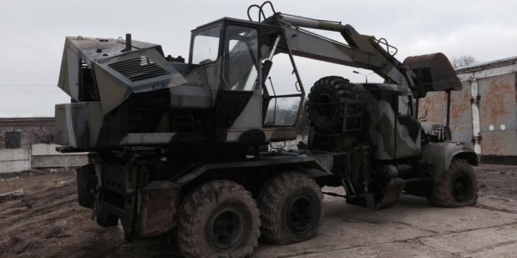 Уникальный вездеход-экскаватор для армии восстанавливают в Николаеве
