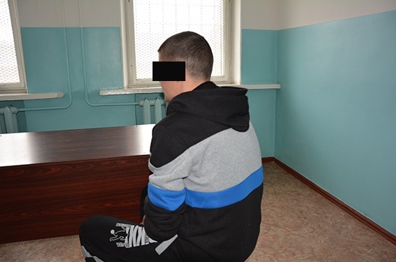 Разбойник напал на киоск фаст-фуда. Требовал шаурму и выручку