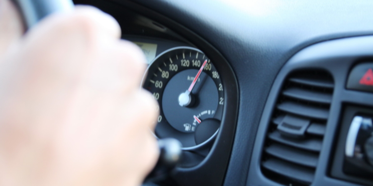 В Германии выписывают штрафы водителям-грубиянам