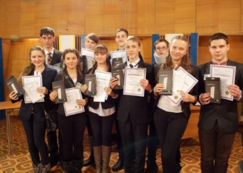 “Орешек знаний тверд, но все же мы не привыкли отступать”. ЮниорБанк стал партнером онлайн-игр “Что? Где? Когда?”