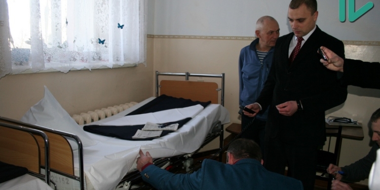 Раненым бойцам – то, что нужно: в Николаевском военном госпитале на три автоматизированных кровати стало больше