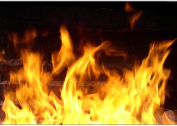 Из-за телевизора сгорел жилой дом