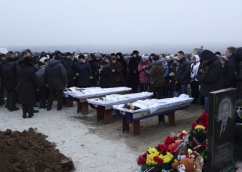 На Донбассе погибли 1432 военных и 5638 мирных жителей – Порошенко
