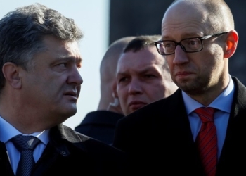 Партия Яценюка начала борьбу против «диктатуры Порошенко»