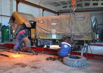 За ремонт автомобилей 79-й бригады взялись и николаевские энергетики