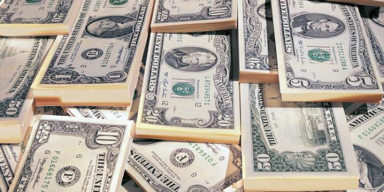 Официальный курс доллара 27,35 грн.