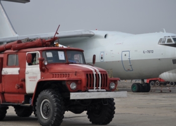 В николаевском аэропорту аварийно приземлился ИЛ-76. Возникла опасность радиоактивного заражения