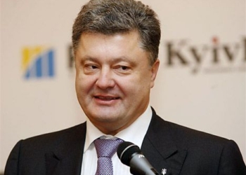 Жалуйтесь на здоровье: Порошенко анонсировал запуск портала для петиций