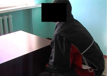 Рецидивист похитил гарнитуру с витрины АТБ