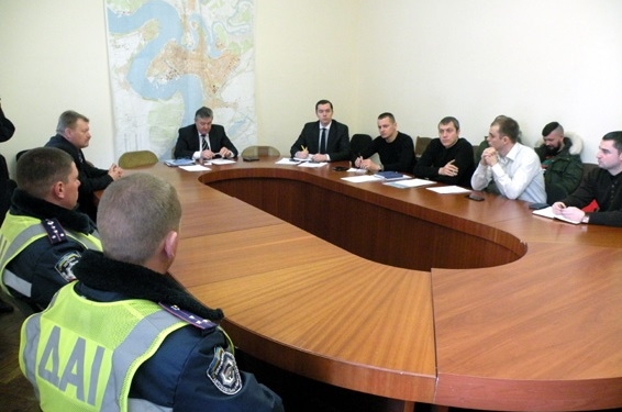 Почему водители маршруток рискуют безопасностью пассажиров за “лишний рубль”?