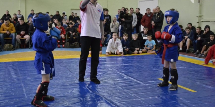 Всеукраинский чемпионат по самбо выиграли николаевские юниоры