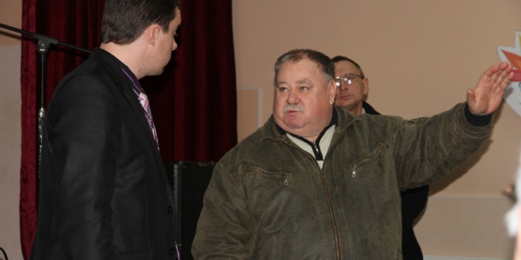 Матвеевцы хотят ездить на автобусах-гармошках. И не по 7 грн. за проезд