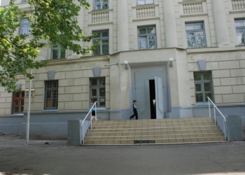 В школе №7 прошла благотворительная ярмарка в поддержку детей-переселенцев с Донбасса