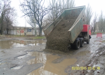 Пока мэр ждет «теплых весенних месяцев», НТРЗ старается сделать дороги в Кульбакино проездными