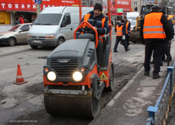 В Николаеве ремонтируют наиболее аварийно опасные участки магистралей, но признают, что это – мера временная