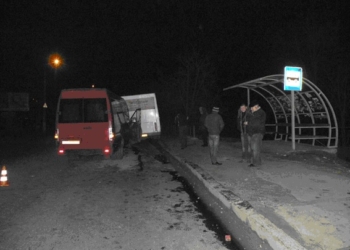 ДТП в Первомайске. Маршрутка врезалась в остановку, 6 пассажиров в больнице