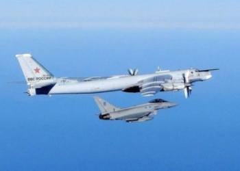 Перехваченный возле Британии бомбардировщик РФ нес ядерное оружие