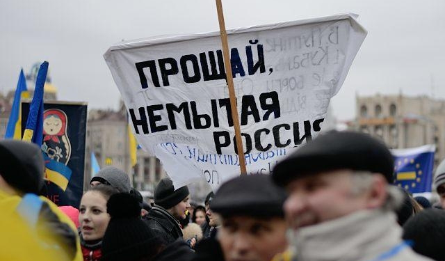 Иностранцы массово покидают Россию