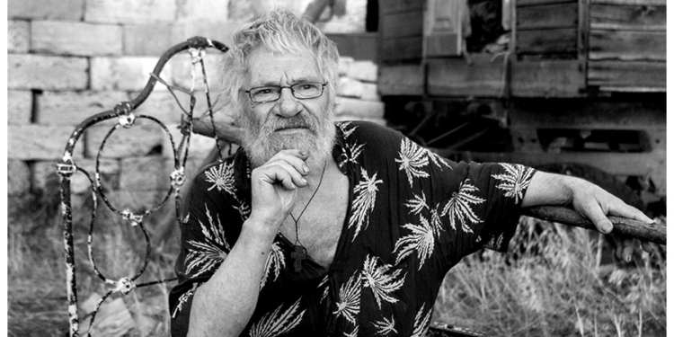 Умер художник-маринист Владимир Зебек