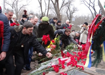 Нужно помнить тех, кто отдал за нас свою жизнь: более тысячи николаевцев вышли на марш в память о воинах-афганцах