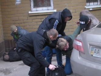 В Киеве СБУ задержала двух предателей: офицера ВСУ и его сообщника из “ДНР”