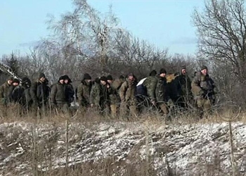 Российский Первый канал показал колонну украинских пленных в Дебальцево