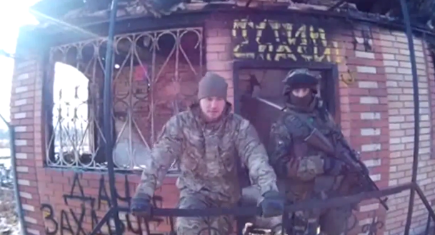 Бойцы «Правого сектора» нашли и сожгли дачу главаря «ДНР» Захарченко 1