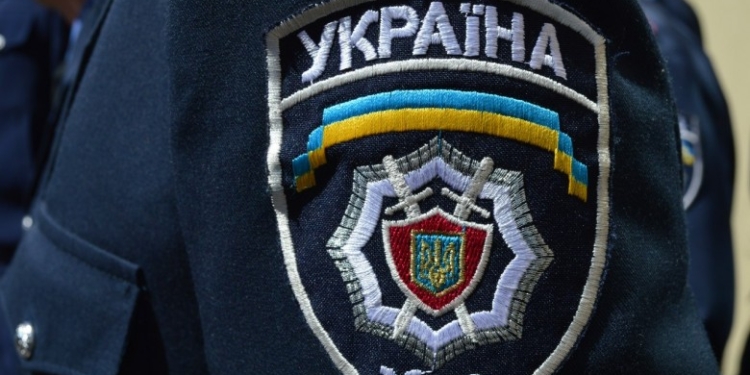 Милиция задержала любителя прогуливаться рядом со школой с наркотиками в кармане