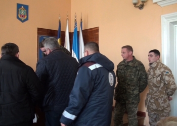 Депутатам Новобугского горсовета вручили повестки прямо на сессии