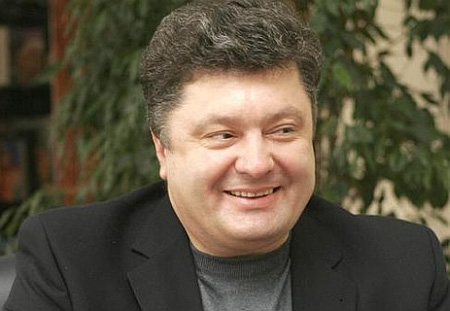 В Крыму Порошенко пообещали военный трибунал