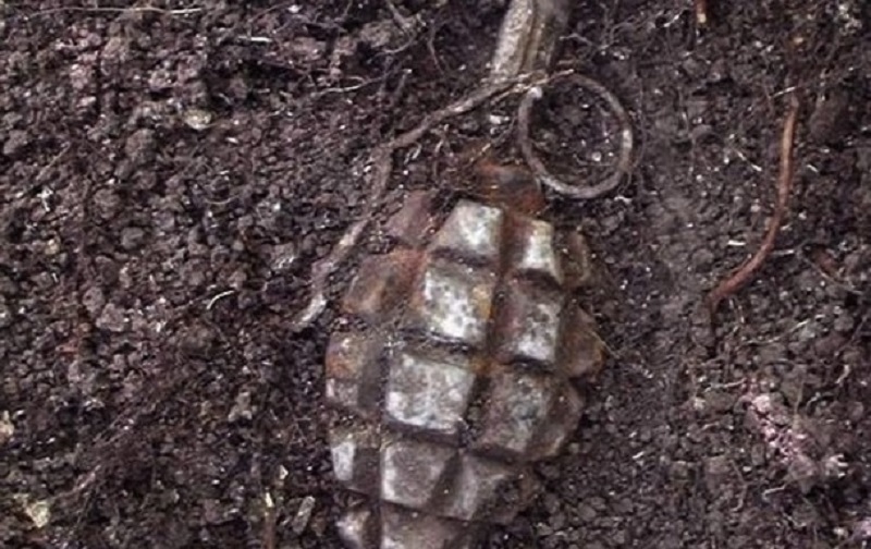 На площади у старого железнодорожного вокзала Николаева нашли гранату 1