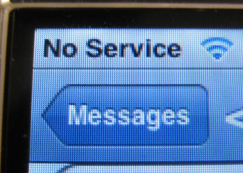 В Луганске перестала работать мобильная связь трех украинских операторов