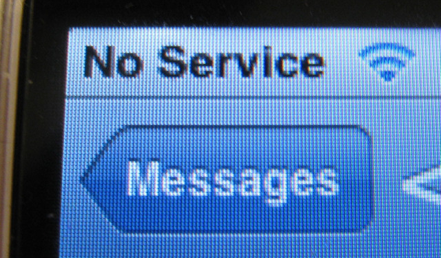 В Луганске перестала работать мобильная связь трех украинских операторов