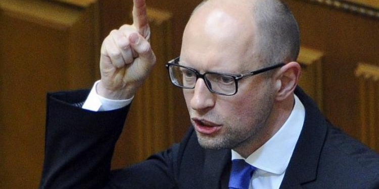 Яценюк: террористы монтируют взрывчатку в детские игрушки