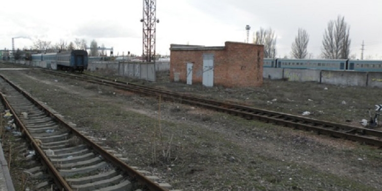 У локомотивного депо Николаева обнаружили предмет, внешне похожий на взрывное устройство