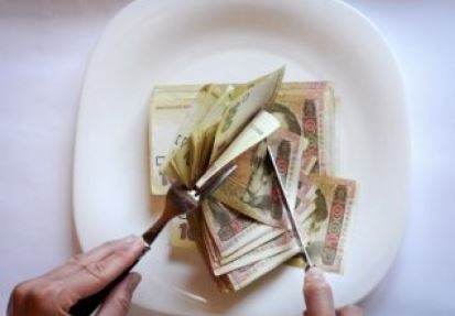 Официально: курс гривни упал почти до 26 за доллар