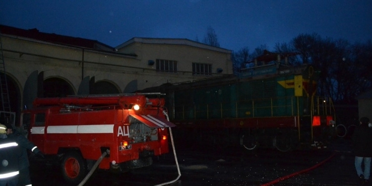 Новая диверсия? В Одессе сгорел цех по ремонту локомотивов