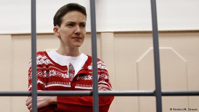 Савченко пообещала "не умереть до суда". Для этого летчица принимает пищу через день 2