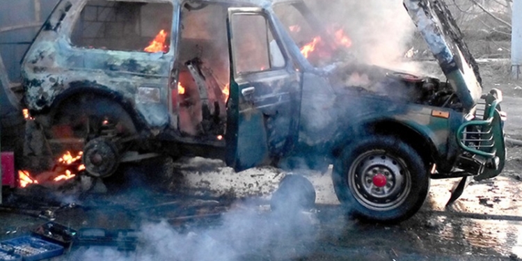 Николаевские спасатели ликвидировали пожар автомобиля “Нива”