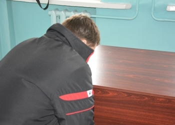 В Николаеве задержан разбойник, ограбивший детский магазин с чулком на голове